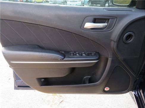 Used 2015 Dodge Charger SXT w/ Driver Confidence Group image 14