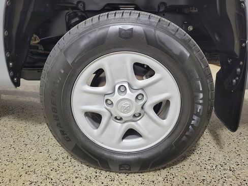 Used 2021 Toyota Tundra SR5 AWD/4WD image 8