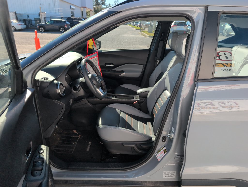 Used 2024 Nissan Kicks SR w/ SR Premium Package FWD image 10