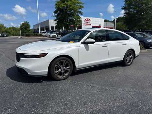 Used 2023 Honda Accord EX image 1