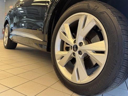 Used 2023 Audi Q4 e-tron Premium Plus w/ Premium Plus AWD/4WD image 9