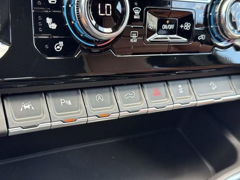 New 2026 GMC Sierra 1500 Denali Ultimate AWD/4WD image 18