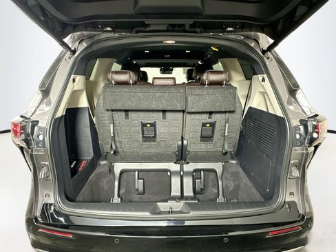 Certified 2024 Toyota Sienna Platinum AWD/4WD image 28