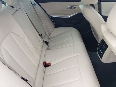 Used 2019 BMW 330i xDrive Sedan w/ Premium Package image 34