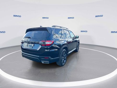 Used 2025 Honda Pilot Sport image 8