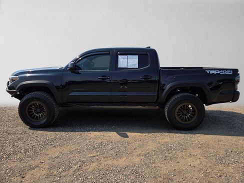 Used 2022 Toyota Tacoma TRD Off-Road w/ Technology Package AWD/4WD image 7