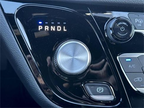 New 2025 Chrysler Pacifica Select image 18