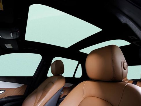 Used 2022 Mercedes-Benz GLC 43 AMG GLC 43 AMG 4MATIC w/ Driver image 21