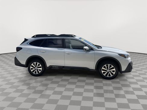 Used 2020 Subaru Outback Premium AWD/4WD image 3