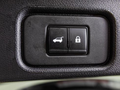Used 2024 Nissan Pathfinder SL w/ Black Appearance Package AWD/4WD image 43