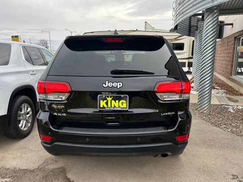 Used 2021 Jeep Grand Cherokee Laredo image 4
