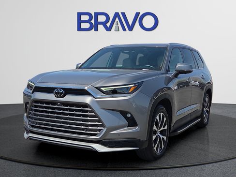 Used 2025 Toyota Grand Highlander AWD Hybrid image 1