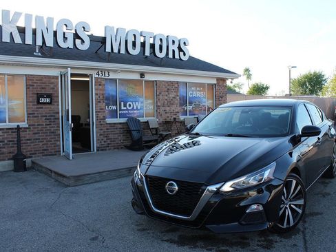 Used 2021 Nissan Altima 2.5 SR image 1