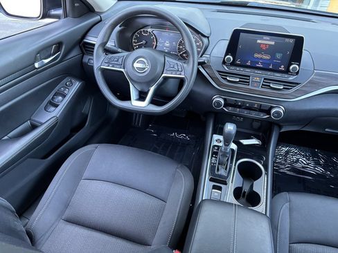 Used 2024 Nissan Altima 2.5 SV AWD/4WD image 22