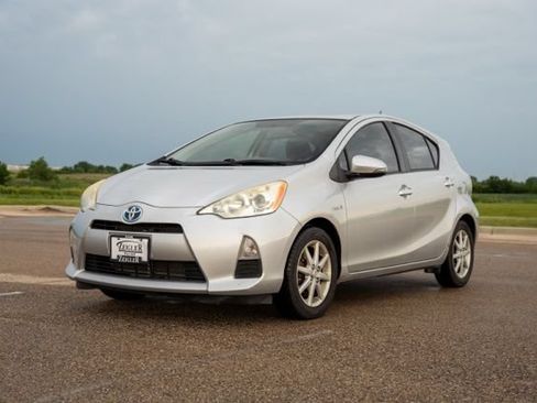 Used 2012 Toyota Prius C Three FWD image 3