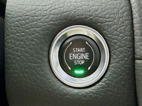 Used 2021 GMC Yukon Denali w/ Denali Ultimate Package image 22