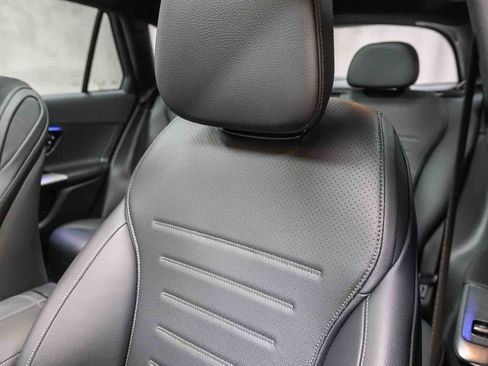 Used 2026 Mercedes-Benz GLC 300 image 25