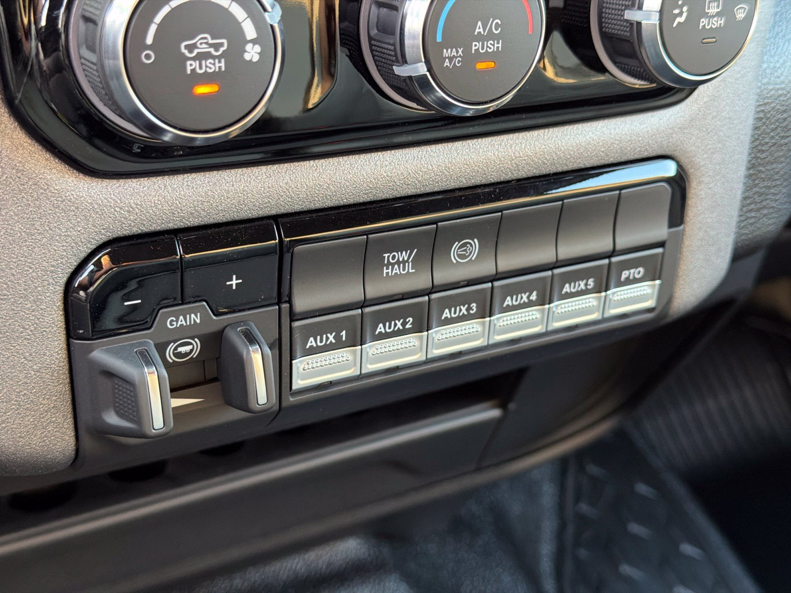 New 2027 RAM 5500 Tradesman AWD/4WD image 19