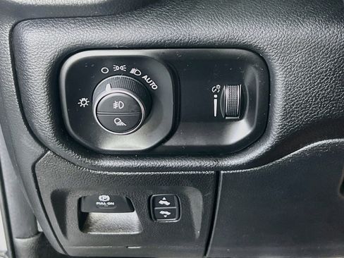 Used 2022 RAM 1500 Big Horn AWD/4WD image 10