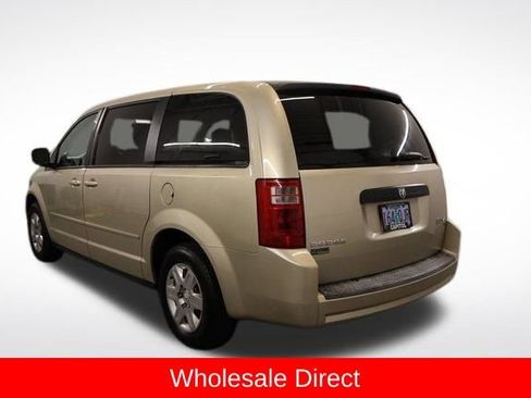 Used 2010 Dodge Grand Caravan SE image 4