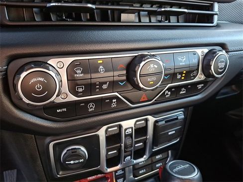 Used 2024 Jeep Gladiator Rubicon image 16