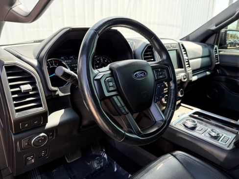 Used 2018 Ford Expedition Limited w/ Equipment Group 301A AWD/4WD image 16