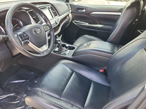 Used 2015 Toyota Highlander XLE AWD/4WD image 11