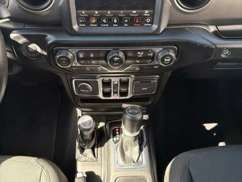Used 2022 Jeep Wrangler Unlimited Sport AWD/4WD image 13