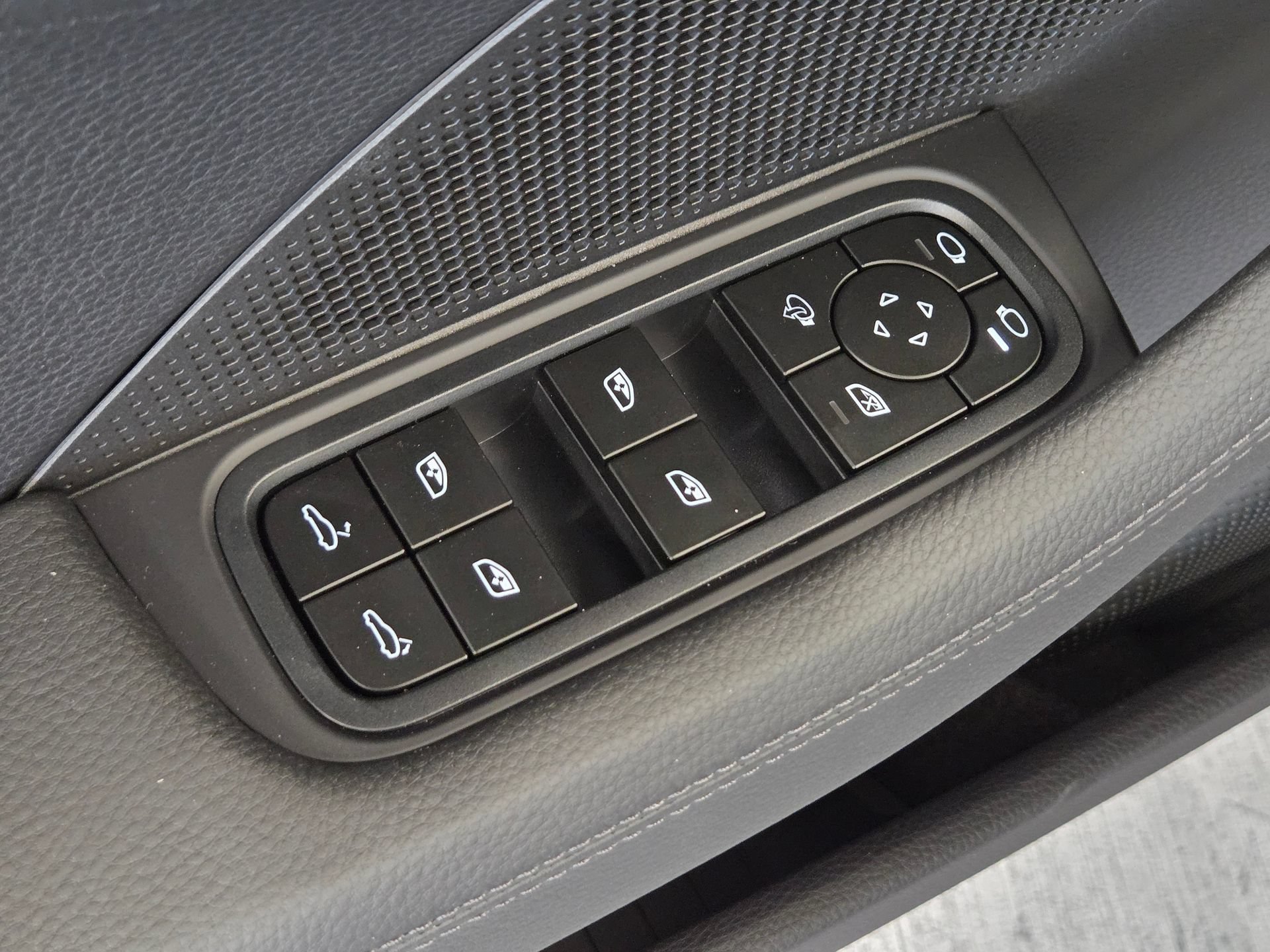 New 2026 Porsche Panamera 4 AWD/4WD image 15