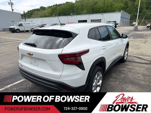 Certified 2024 Chevrolet Trax LS w/ LS Convenience Package FWD image 8