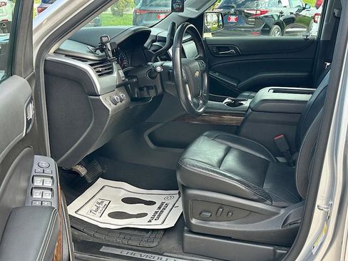 Used 2019 Chevrolet Suburban LT AWD/4WD image 12