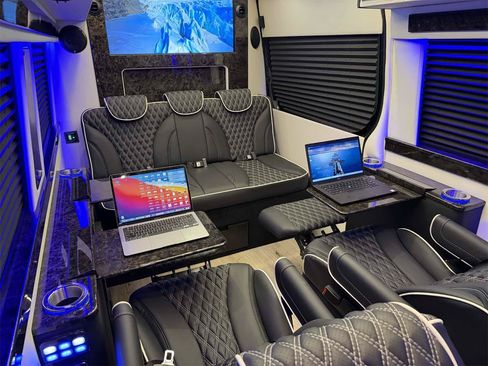 Used 2024 Mercedes-Benz Sprinter 3500 image 12