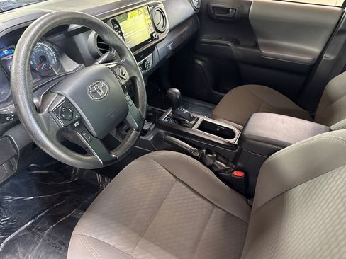 Used 2020 Toyota Tacoma SR AWD/4WD image 4
