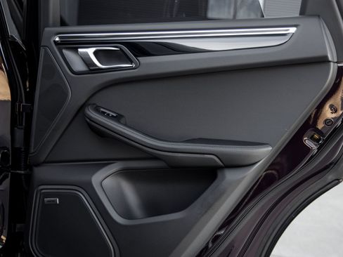 Certified 2026 Porsche Macan AWD/4WD image 40