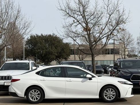 Certified 2025 Toyota Camry LE image 3