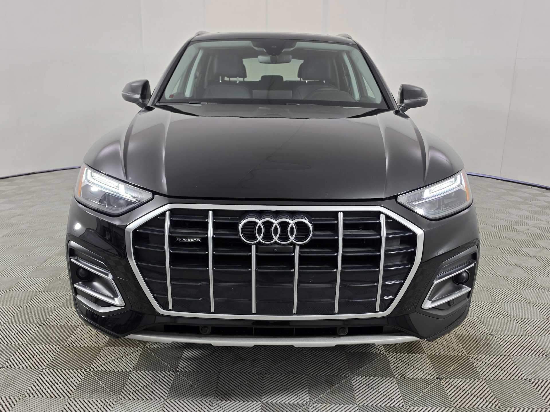 Certified 2024 Audi Q5 Premium AWD/4WD image 2