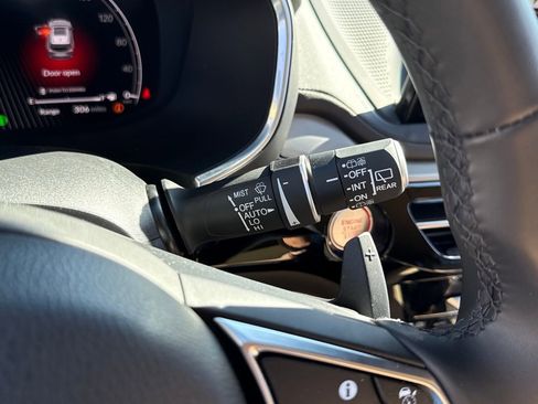 Certified 2025 Acura MDX w/ Technology Package image 30