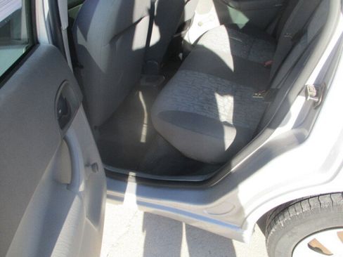 Used 2005 Ford Focus S image 8