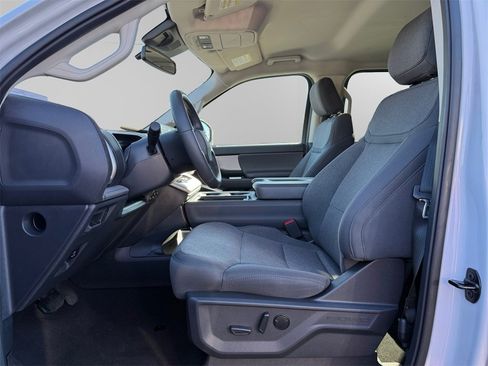 Used 2025 Ford Expedition Max Active image 9