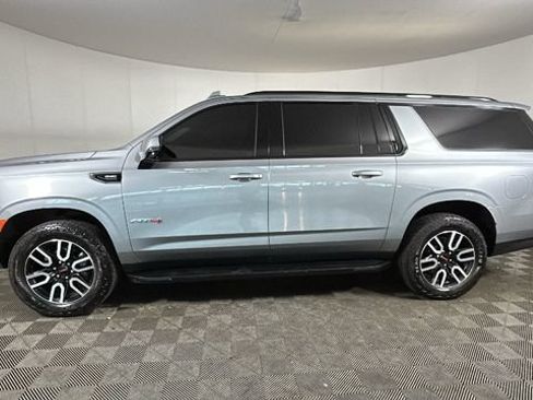 Used 2024 GMC Yukon XL AT4 w/ Technology Package AWD/4WD image 5