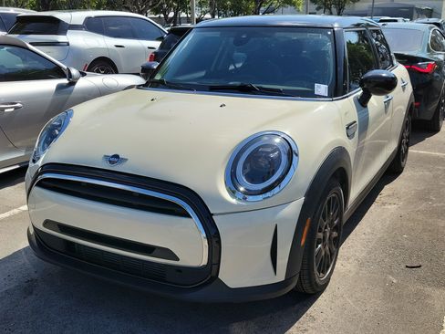 Used 2023 MINI Cooper 4-Door Hardtop FWD image 3