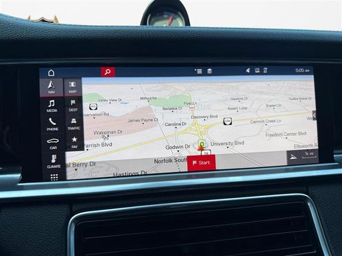 Used 2019 Porsche Panamera image 22