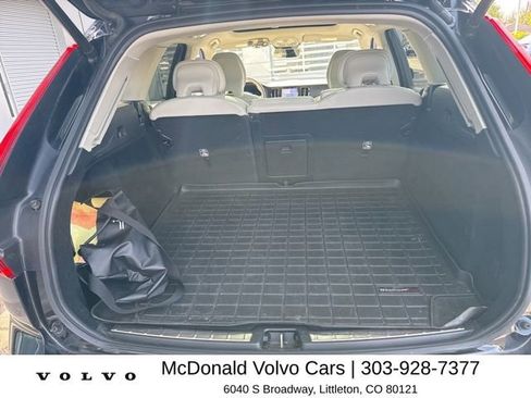 Used 2022 Volvo XC60 B5 Momentum image 16
