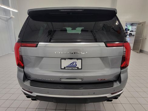 Used 2025 GMC Yukon XL Denali AWD/4WD image 25