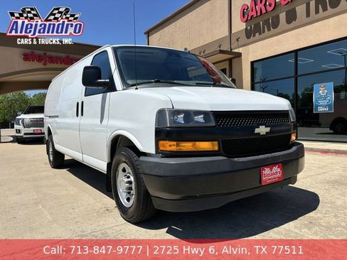 Used 2020 Chevrolet Express 3500 Extended w/ Driver Convenience Package RWD image 1