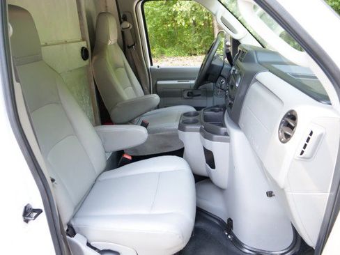 Used 2024 Ford E-450 and Econoline 450 Super Duty w/ Power Windows & Locks Group RWD image 30