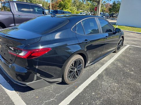 Used 2025 Toyota Camry SE image 7