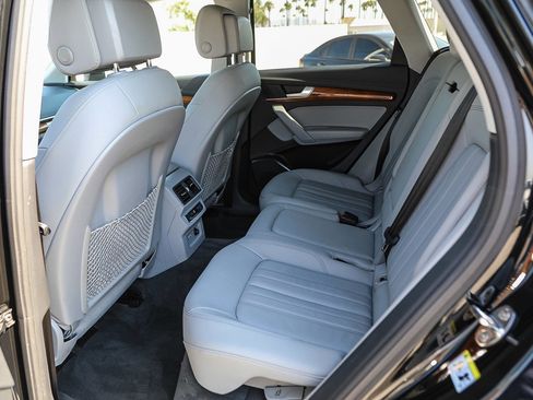 Used 2022 Audi Q5 2.0T Premium w/ Convenience Package image 18