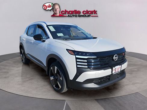 New 2026 Nissan Kicks SR FWD image 8
