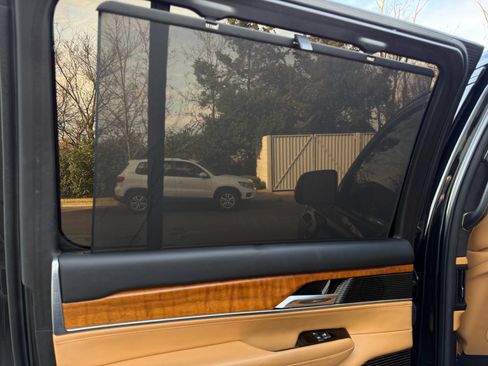 Used 2022 Jeep Grand Wagoneer Series III w/ Rear Seat Video Group 1 image 33